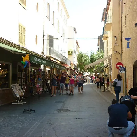 Le Floreal Ζουάν λε Πιν